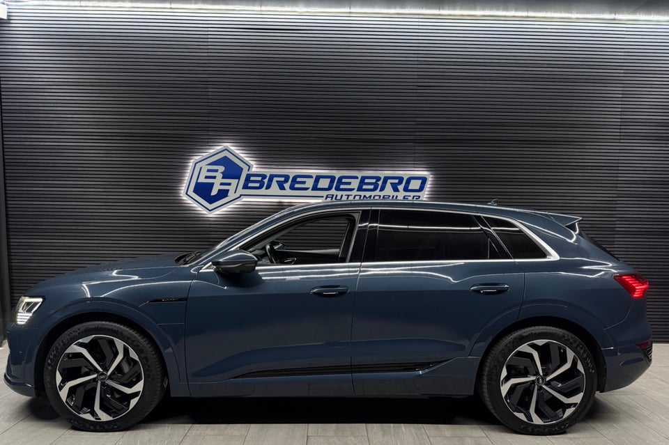 Audi Q8 e-tron 55 Advanced quattro 5d
