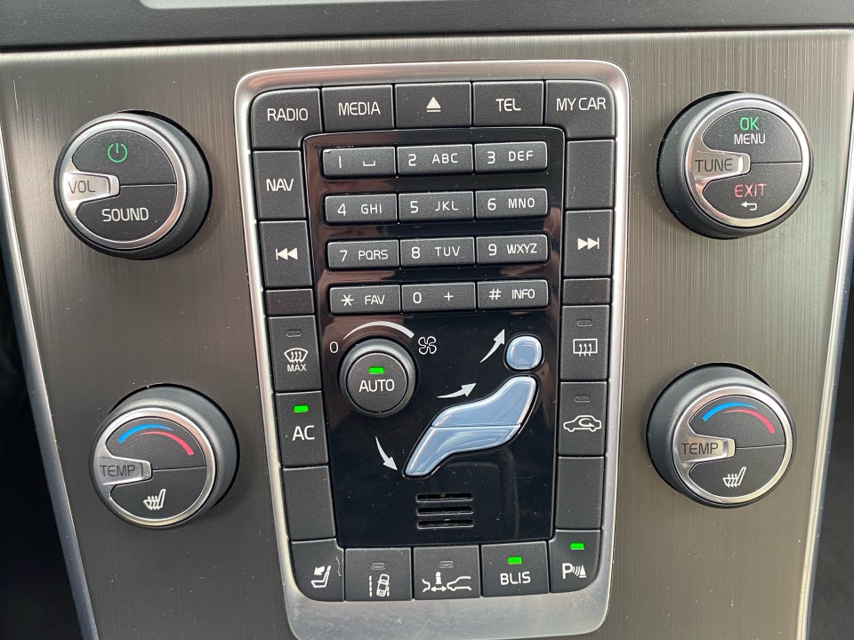 Volvo V60 1,6 T4 180 Summum aut. 5d