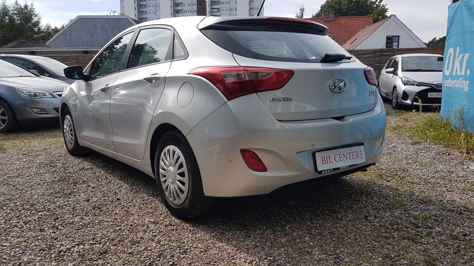 Hyundai i30 1,6 GDi Style Eco 5d