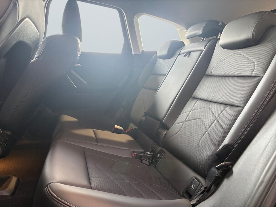 BMW iX1 eDrive20 X-Line 5d