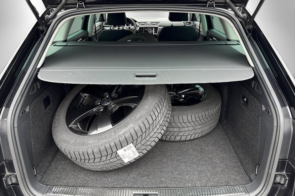 Skoda Superb 1,4 TSi iV Plus Combi DSG 5d