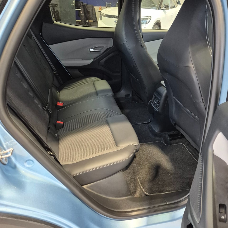 Ford Explorer 82 Select Extended Range 5d