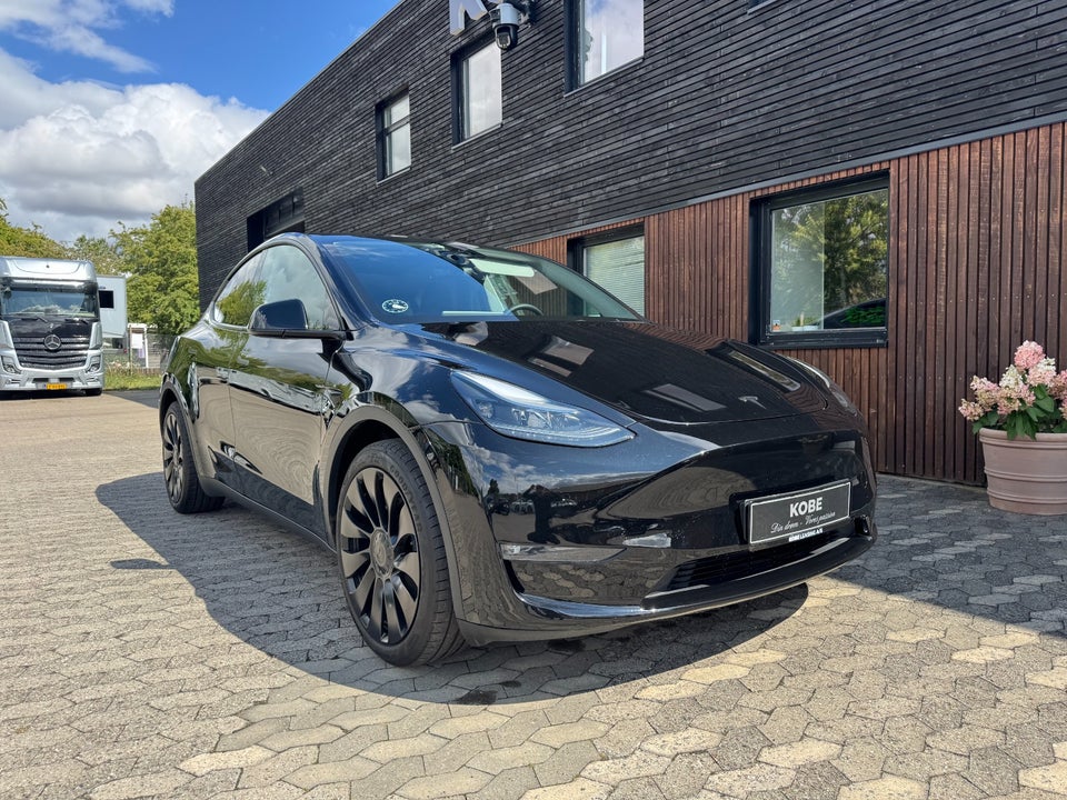Tesla Model Y Long Range AWD 5d