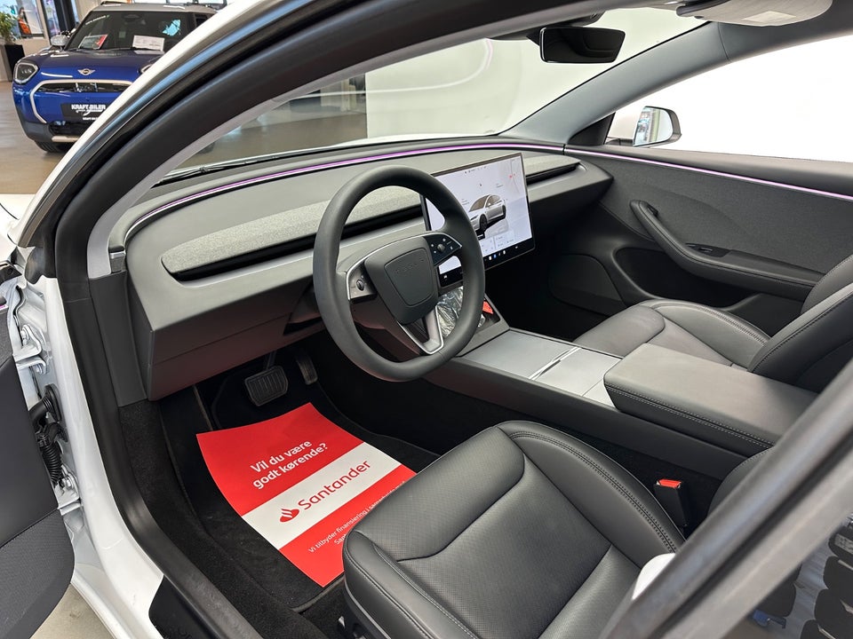 Tesla Model 3 RWD 4d