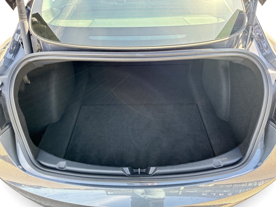 Tesla Model 3 Long Range AWD 4d