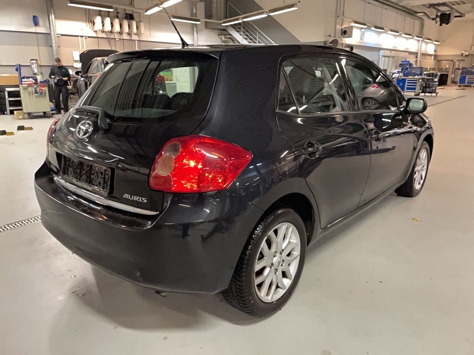 Toyota Auris 1,6 Luna+ 5d