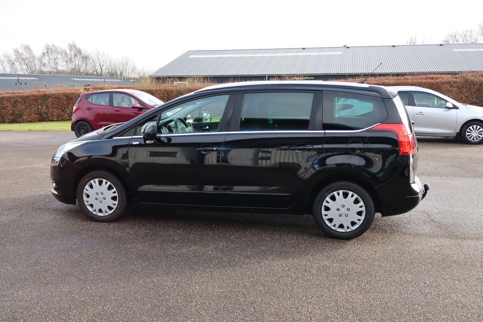 Peugeot 5008 1,6 HDi 114 Style 7prs 5d