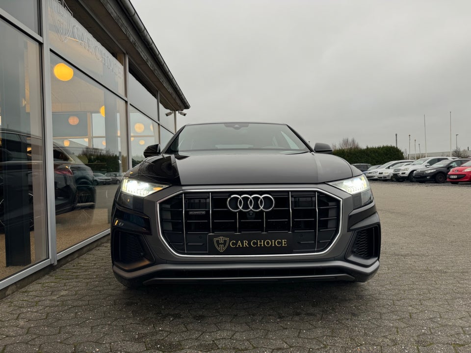 Audi Q8 50 TDi quattro Tiptr. 5d