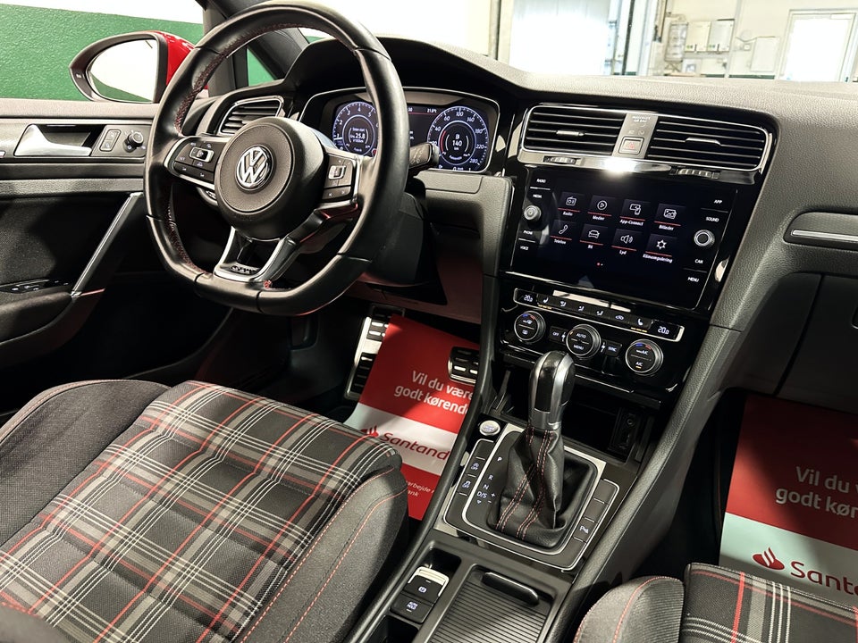 VW Golf VII 2,0 GTi DSG 5d