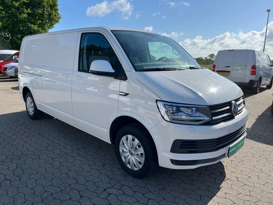 VW Transporter 2,0 TDi 140 Kassevogn DSG lang