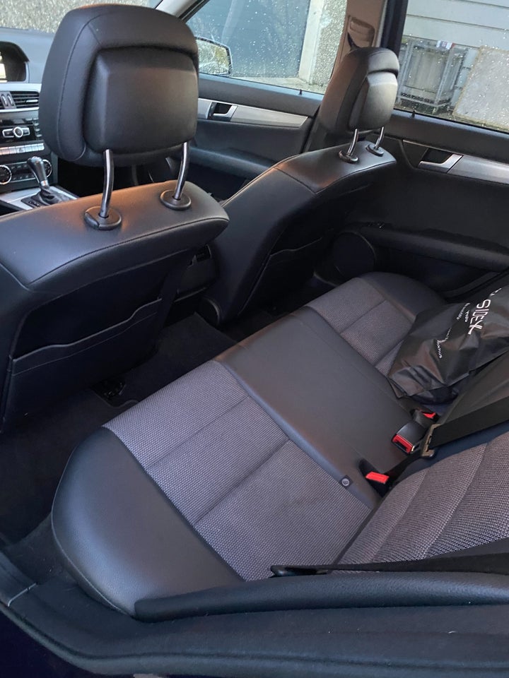 Mercedes C220 2,2 CDi Avantgarde stc. aut. 5d