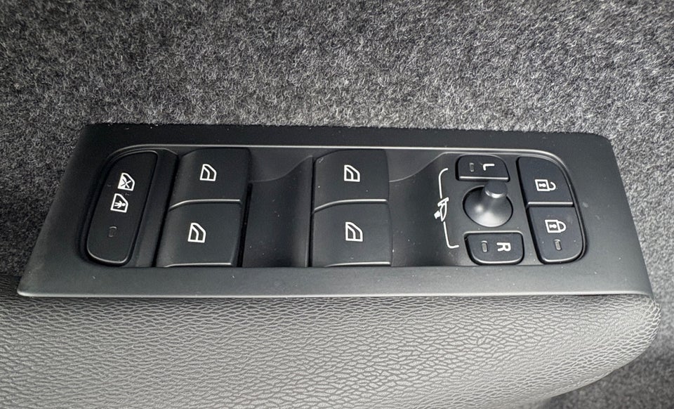 Volvo XC40 P6 ReCharge Plus 5d