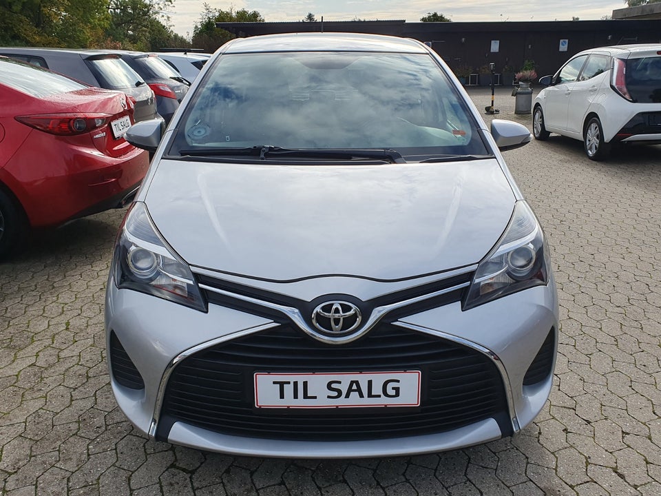 Toyota Yaris 1,0 VVT-i T2 5d