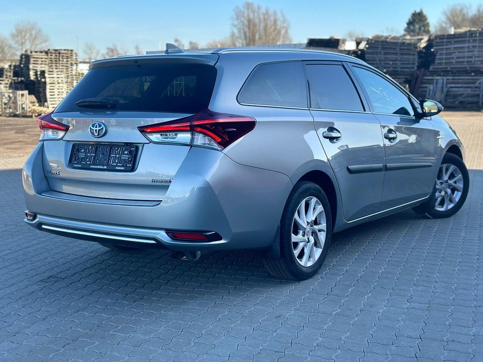 Toyota Auris 1,8 Hybrid H2 Comfort Touring Sports CVT 5d