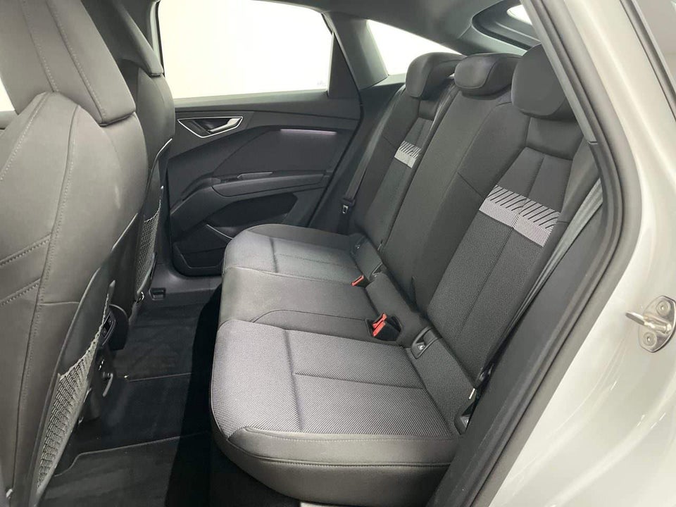 Audi Q4 e-tron 40 Advanced Sportback 5d
