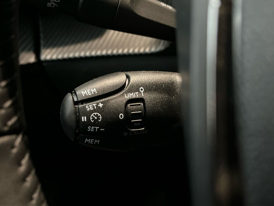 Peugeot e-2008 50 Allure 5d