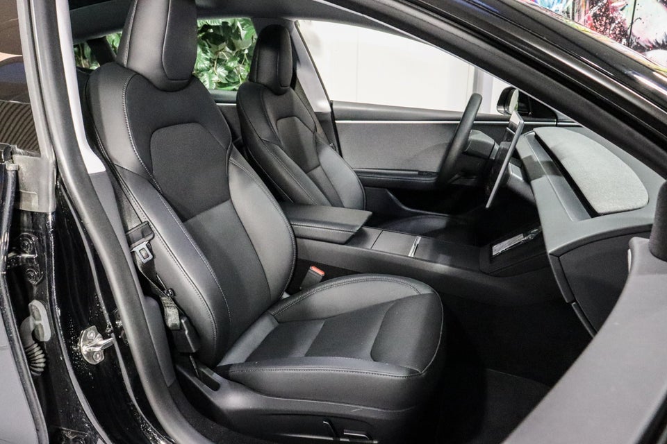 Tesla Model 3 RWD 4d