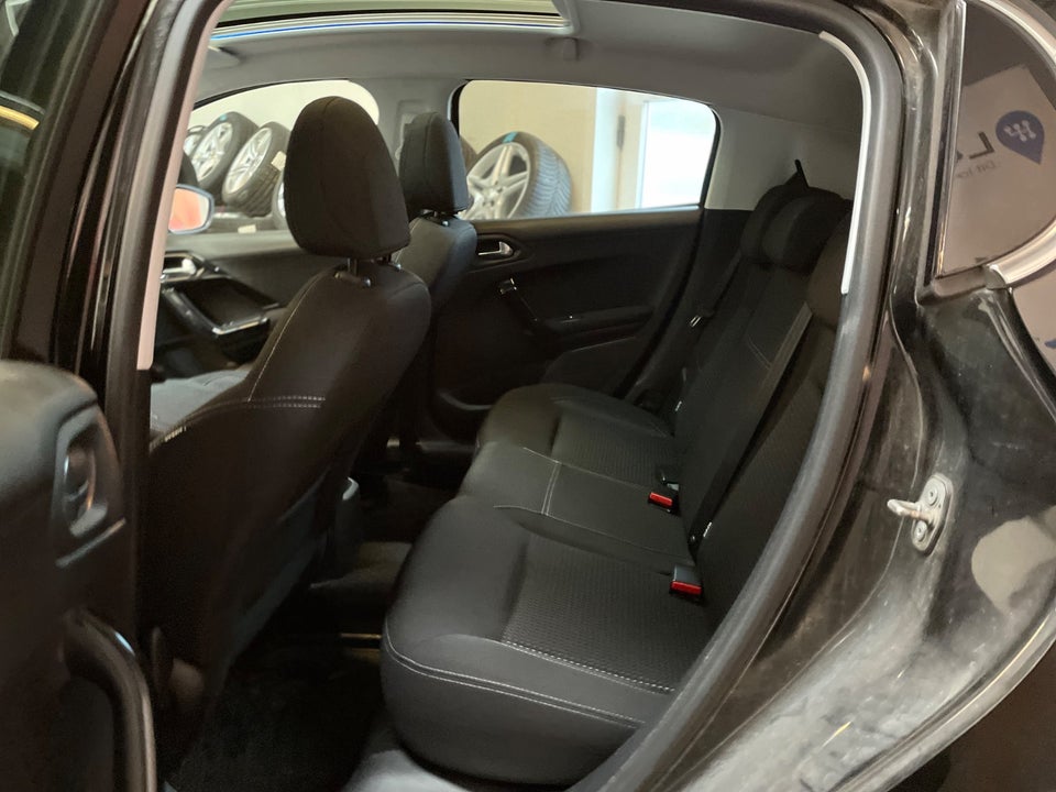 Peugeot 208 1,6 BlueHDi 100 Allure Sky 5d