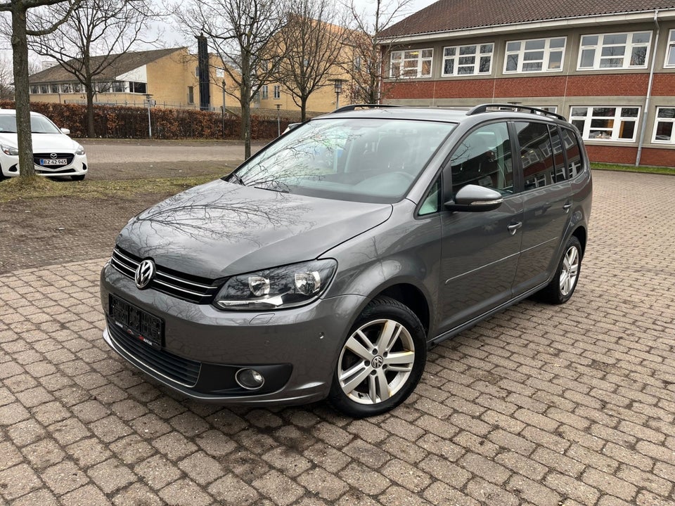 VW Touran 1,6 TDi 105 Highline BMT 7prs 5d