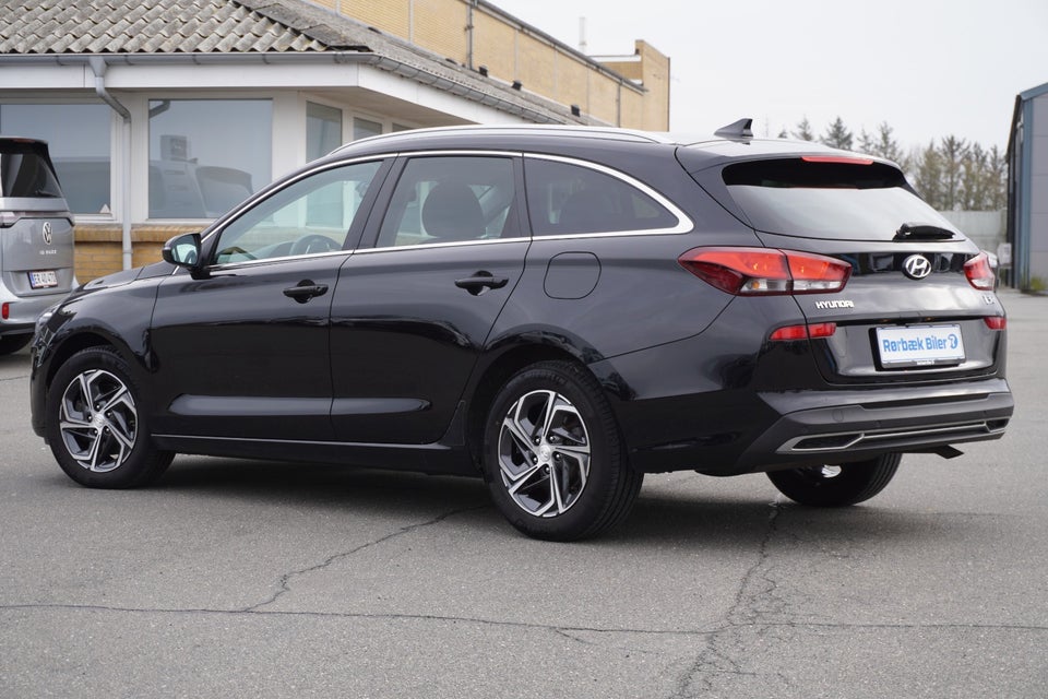 Hyundai i30 1,0 T-GDi Essential stc. DCT 5d