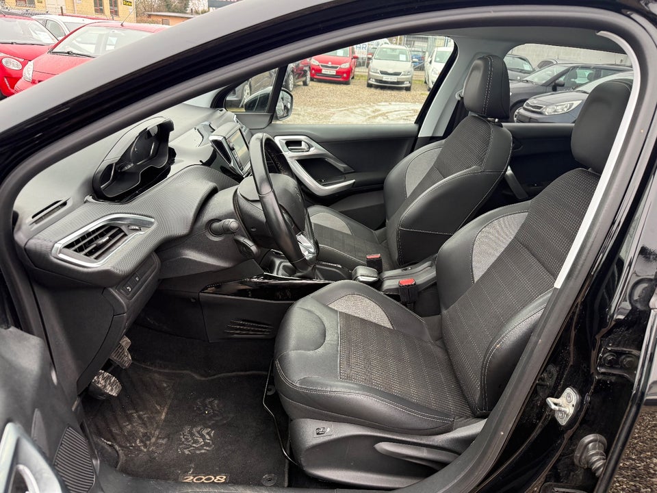 Peugeot 2008 1,5 BlueHDi 100 Allure Sky 5d