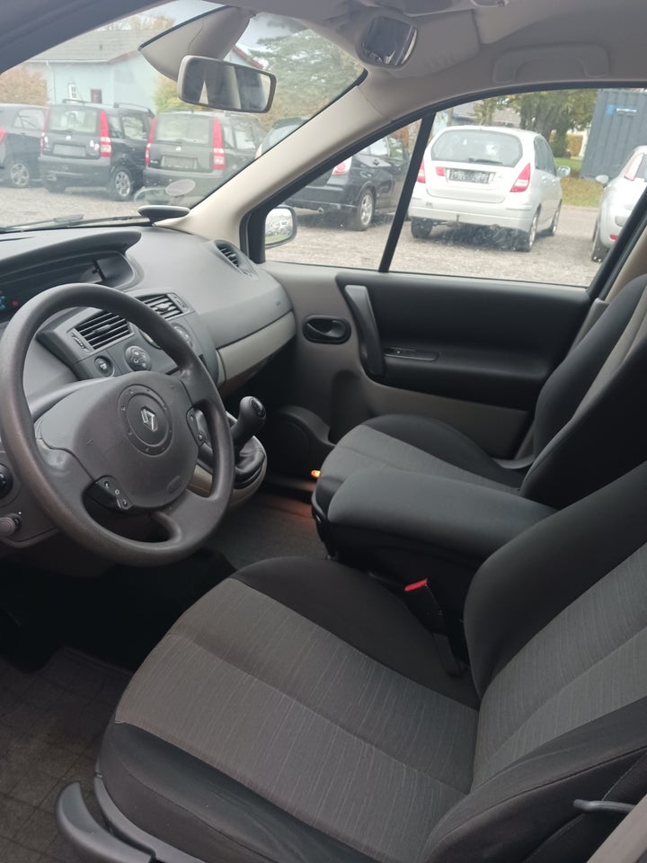 Renault Scenic II 1,6 Expression Comfort 5d