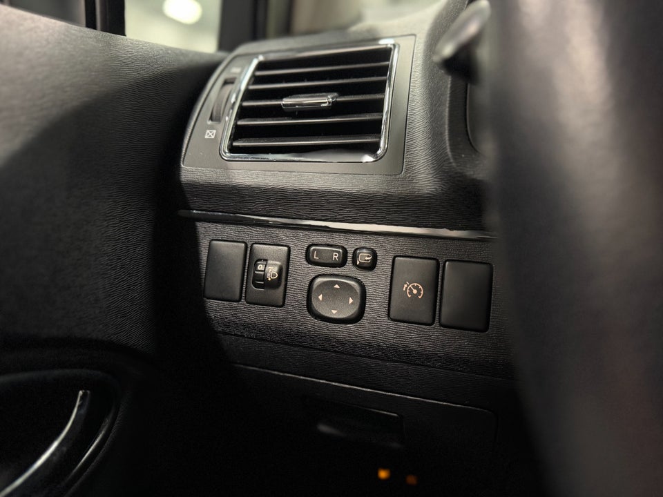 Toyota Avensis 1,6 VVT-i T2 Premium 4d