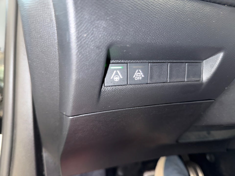 Peugeot e-2008 50 GT 5d