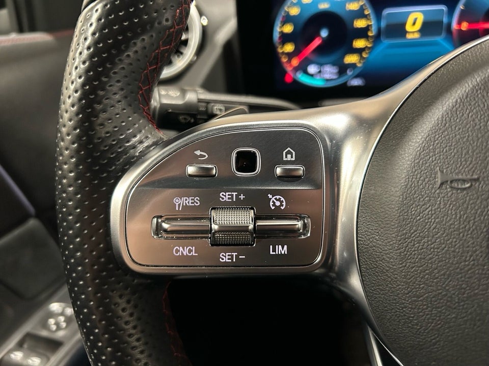 Mercedes EQA300 AMG Line 4Matic 5d