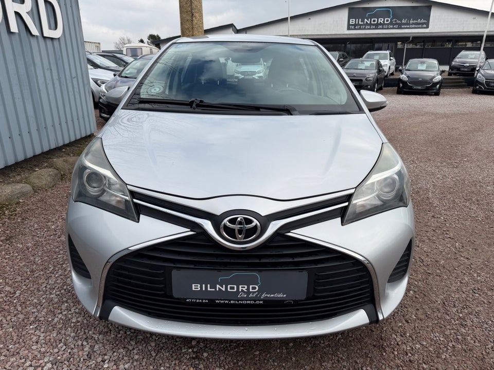 Toyota Yaris 1,3 VVT-i T2 5d