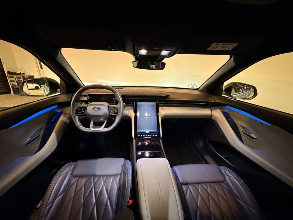 Ford Explorer 82 Premium Extended Range 5d