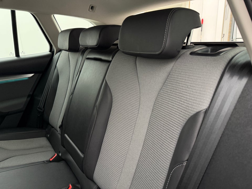 Skoda Enyaq 60 iV Loft 5d