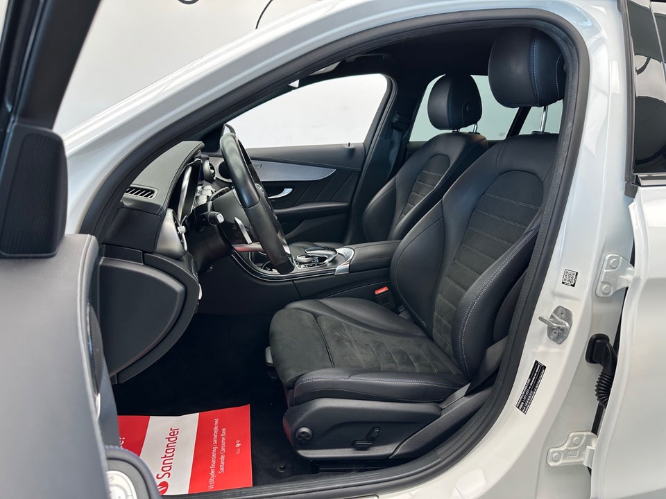 Mercedes C300 de 2,0 AMG Line stc. aut. 5d