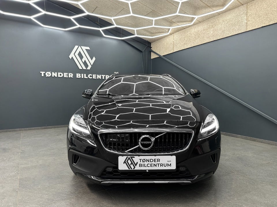 Volvo V40 CC 2,0 D3 150 Summum aut. 5d