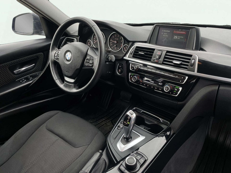 BMW 320i 2,0 Touring aut. 5d