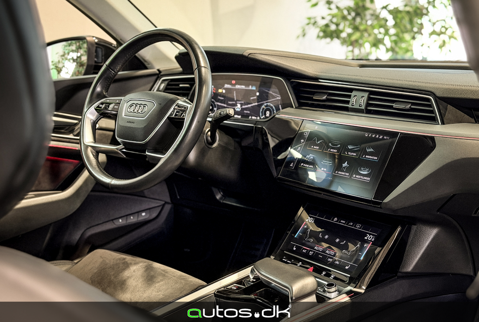 Audi e-tron 55 quattro 5d