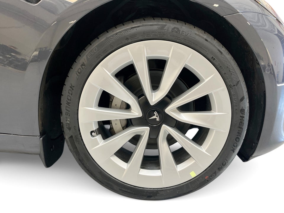 Tesla Model 3 Long Range AWD 4d
