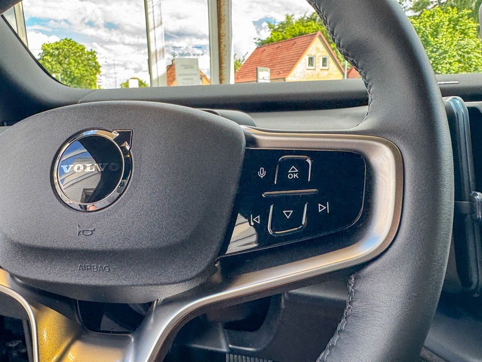 Volvo EX30 Standard Range Plus 5d