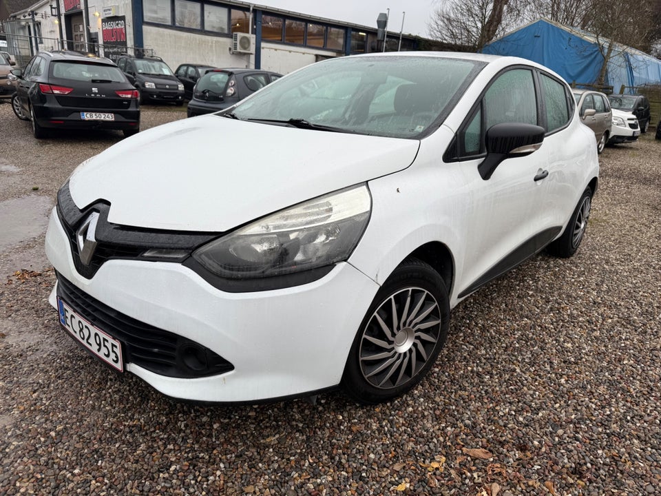 Renault Clio IV 1,2 16V Expression 5d