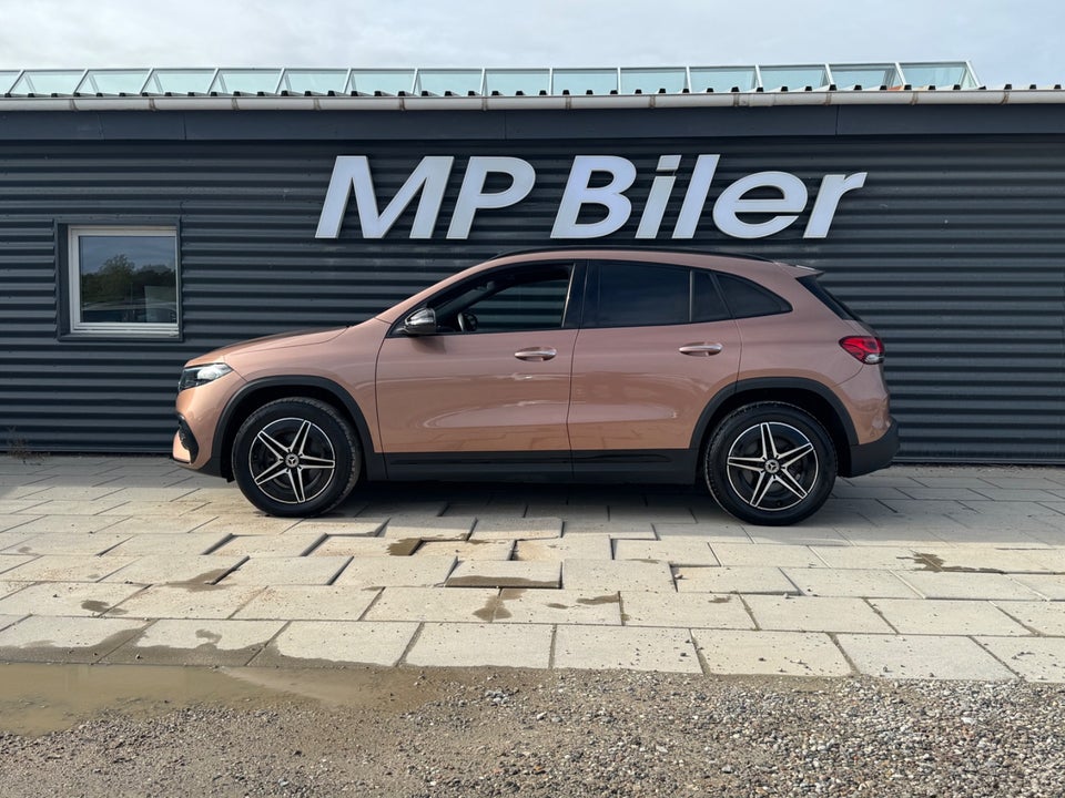 Mercedes EQA300 AMG Line 4Matic 5d