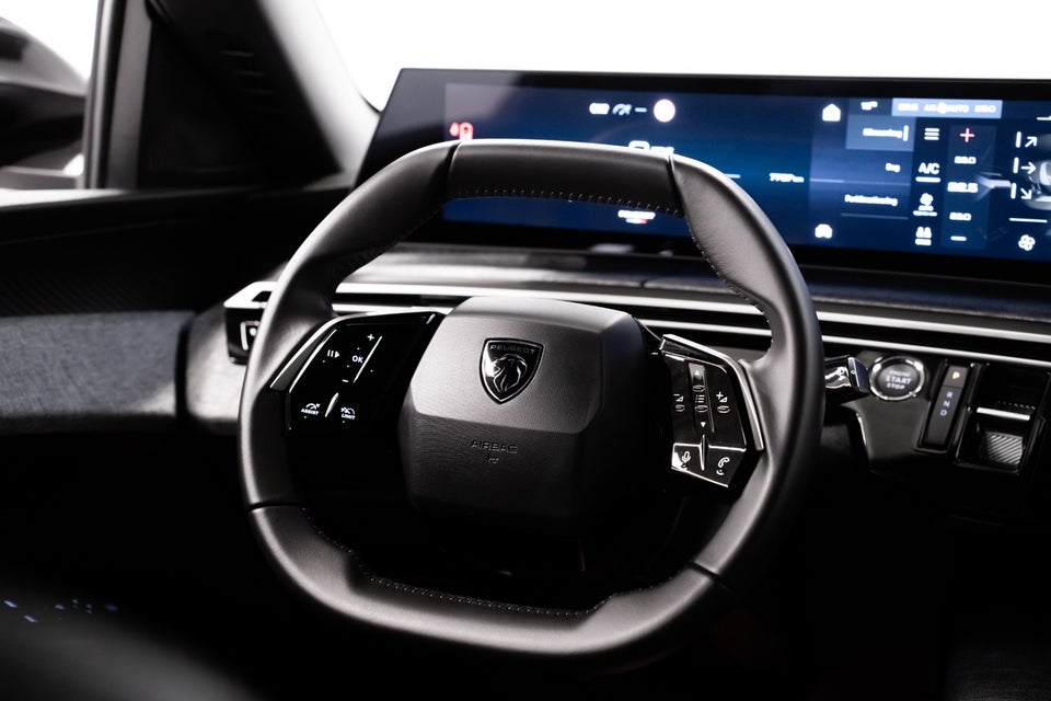 Peugeot e-5008 77 Allure 7prs 5d
