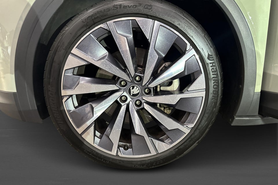 Skoda Elroq 85 iV Lodge Advanced 5d
