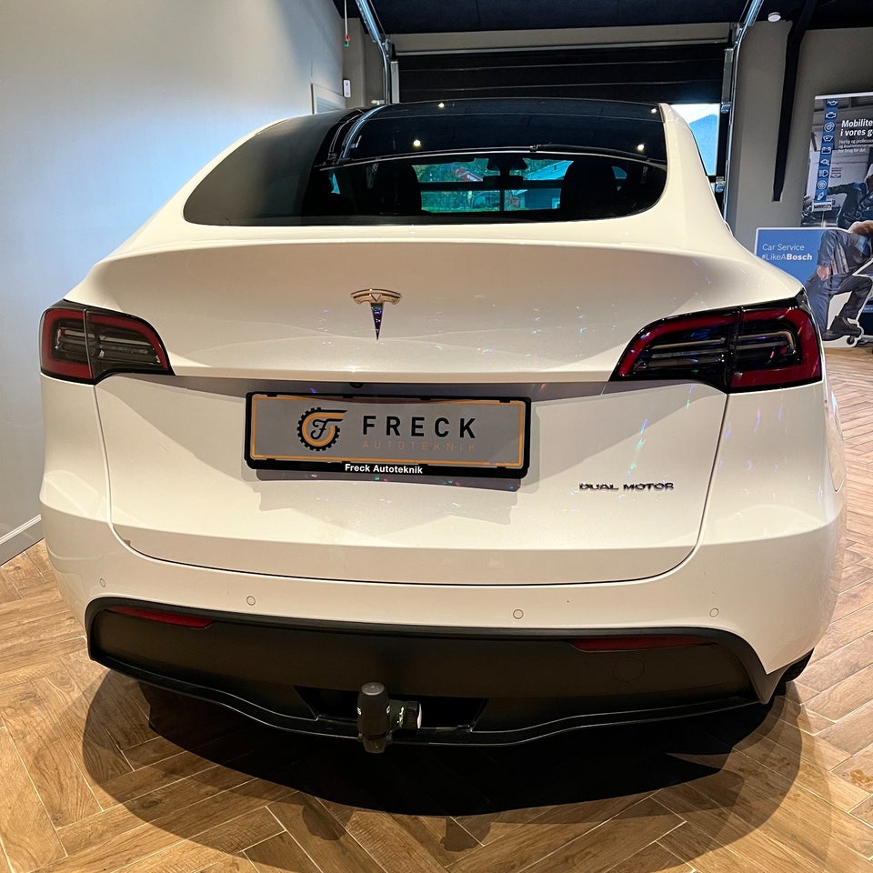 Tesla Model Y Long Range AWD 5d