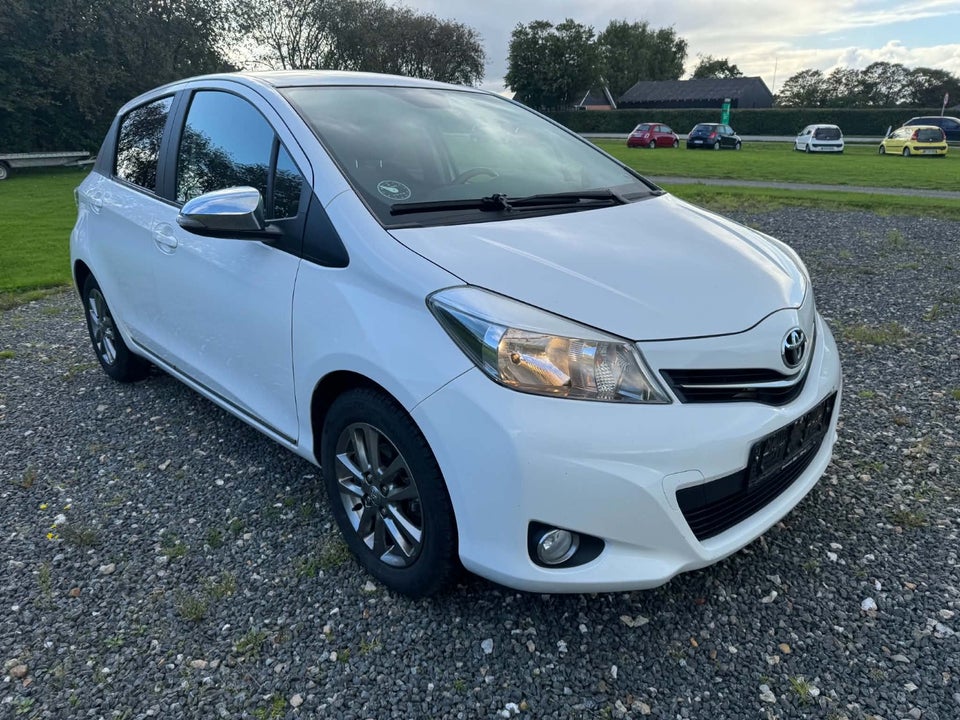 Toyota Yaris 1,0 VVT-i T2 5d