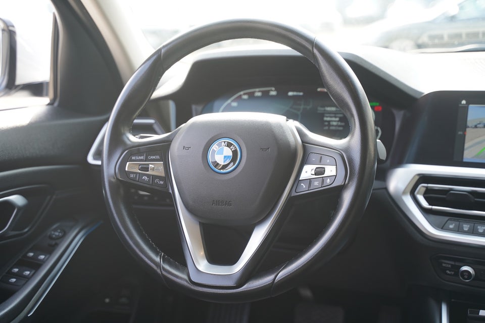 BMW 330e 2,0 Touring Sport Line aut. 5d