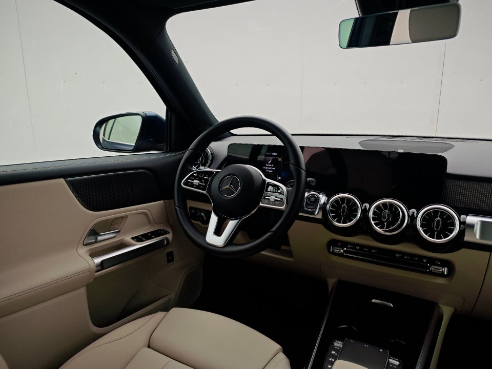 Mercedes EQB300 Sport 4Matic 5d