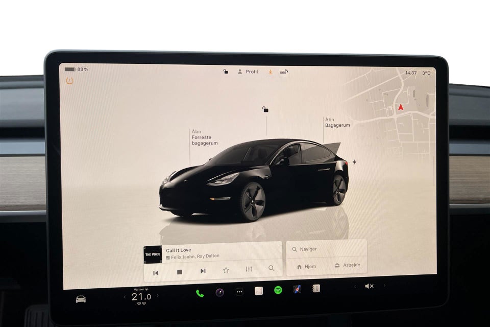 Tesla Model 3 Long Range AWD 4d