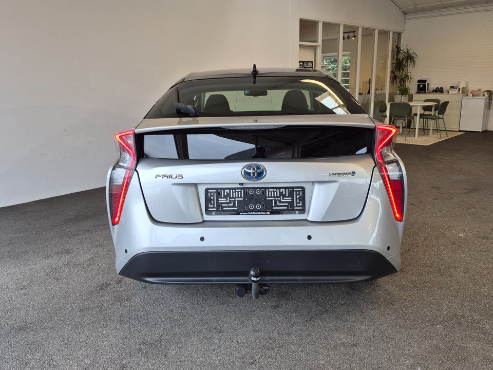 Toyota Prius 1,8 Hybrid H3 CVT 5d