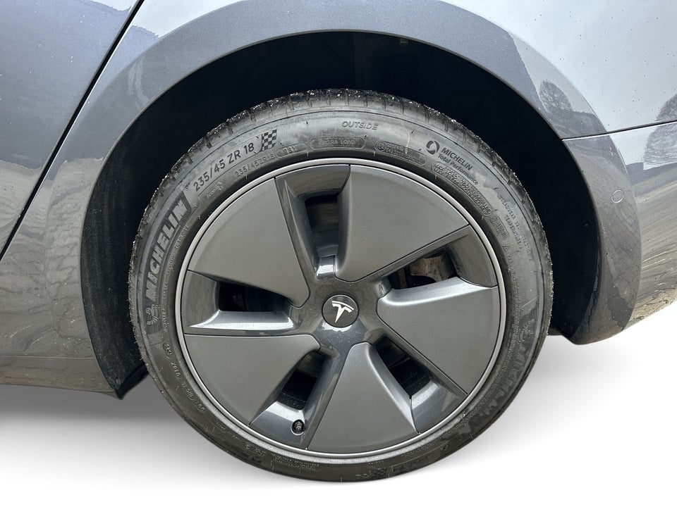 Tesla Model 3 Standard Range+ RWD 4d