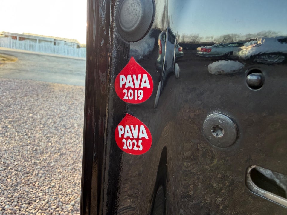 Peugeot 208 1,2 VTi Allure Sky 5d